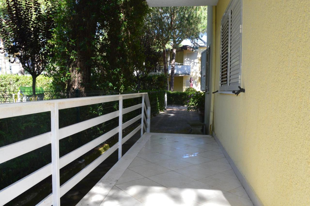 A Cozy Duplex In The Lalzi Bay Villa ดูร์เรส ภายนอก รูปภาพ