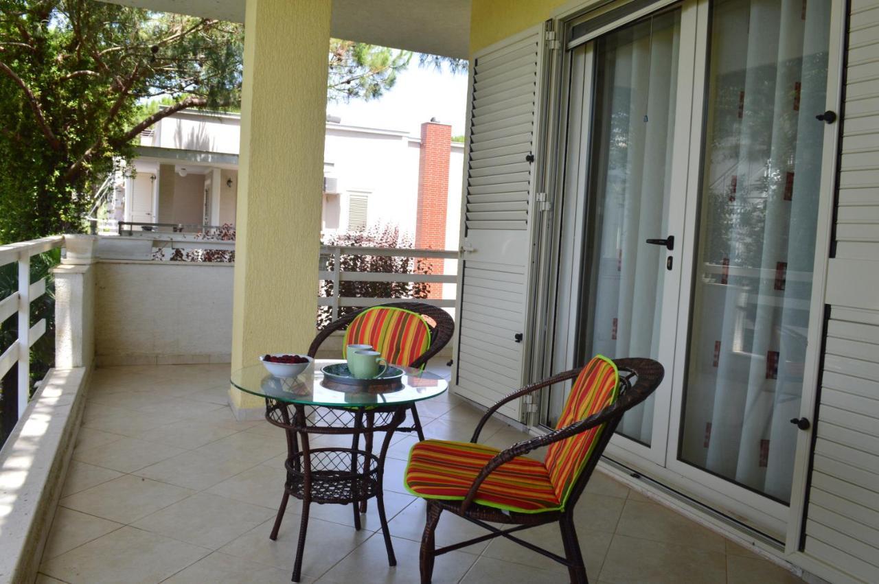 A Cozy Duplex In The Lalzi Bay Villa ดูร์เรส ภายนอก รูปภาพ