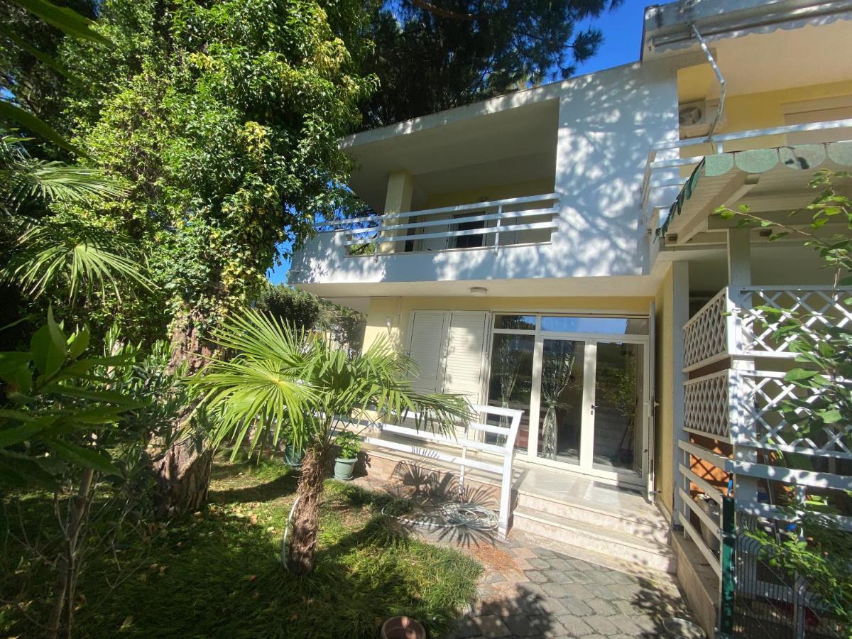 A Cozy Duplex In The Lalzi Bay Villa ดูร์เรส ภายนอก รูปภาพ