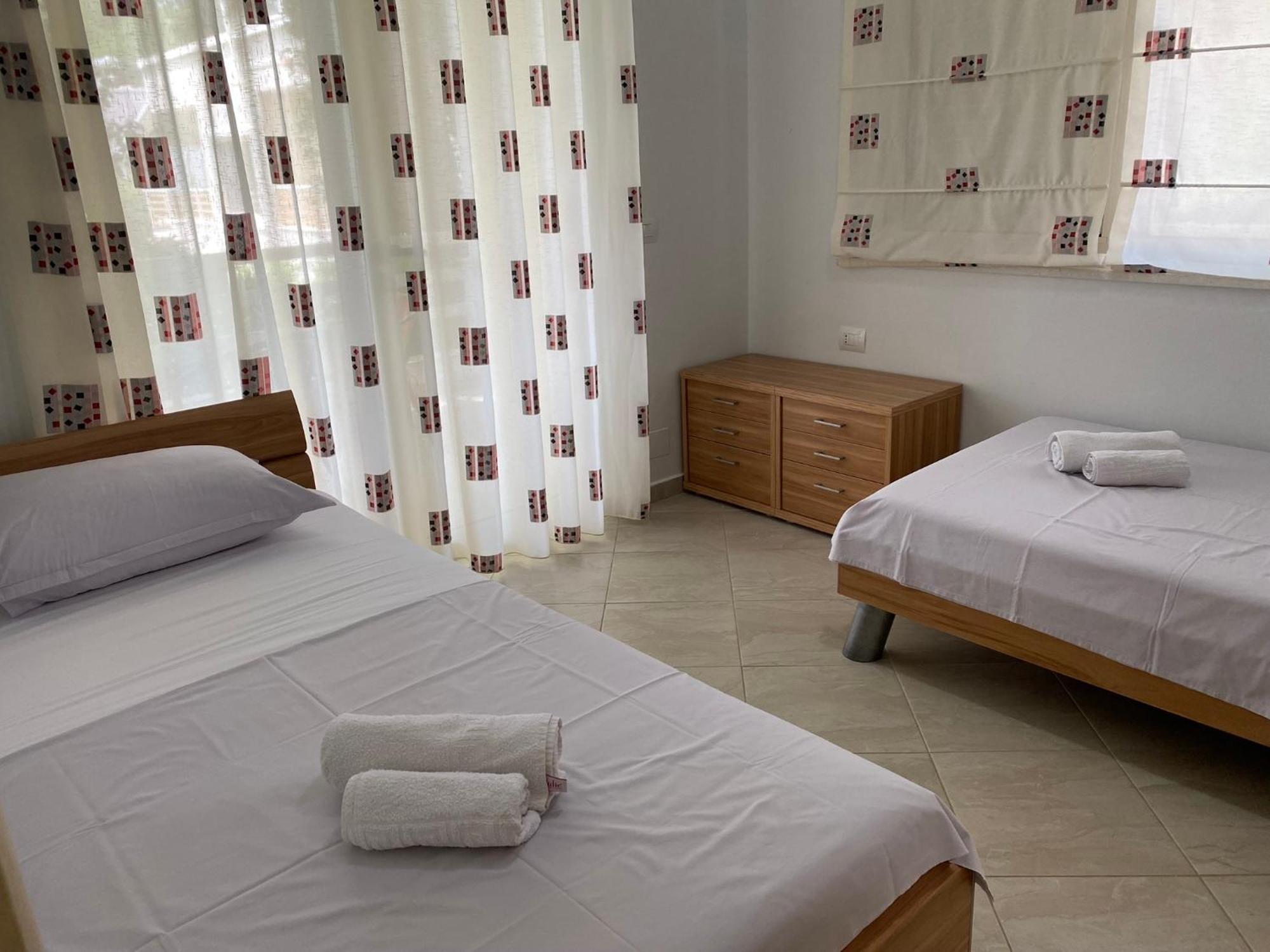A Cozy Duplex In The Lalzi Bay Villa ดูร์เรส ภายนอก รูปภาพ